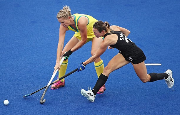 New Zealander Kelsey Smith competes with Australian Jodie Kenny