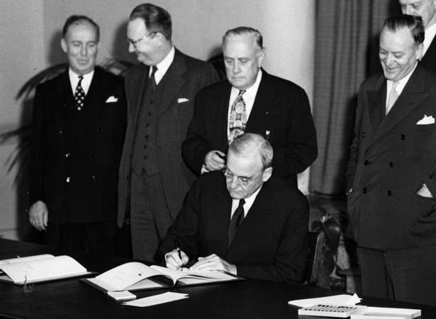 US officials signing the ANZUS treaty, 1951