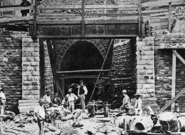 Lyttelton rail tunnel under construction, 1860s
