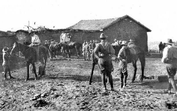 New Zealand and Allied troopers at the village of Surafend. Image courtesy of the Alan Hall Collection, WW10