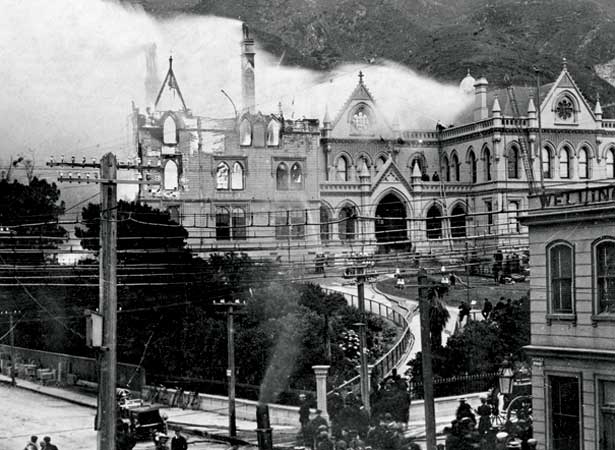 Parliament Buildings on fire, 11 December 1907