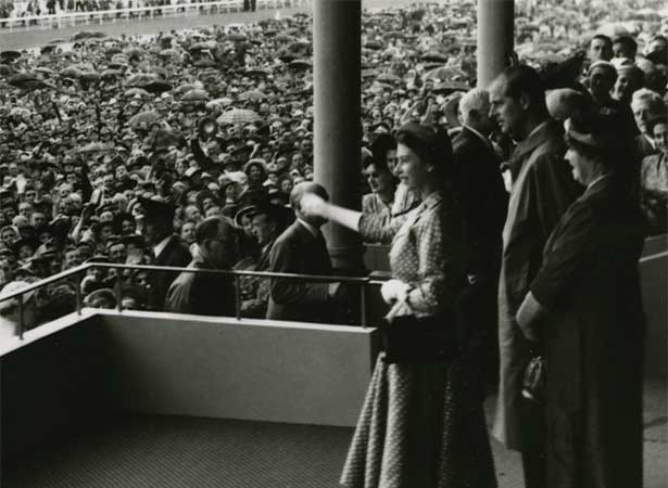 The royal couple at Ellerslie racecourse, Boxing Day, 1953