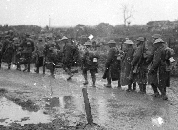New Zealand troops move up toward Gravenstafel Spur, 13 October 1917