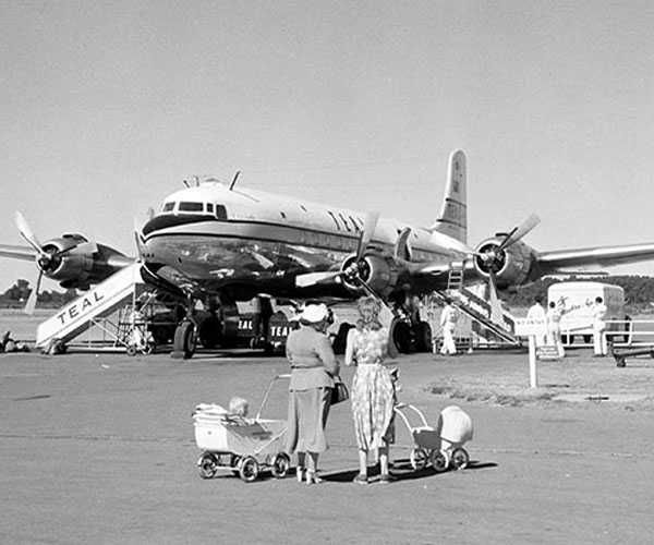 TEAL DC-6 aircraft, 1956
