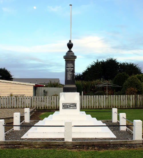 Colac Bay memorial