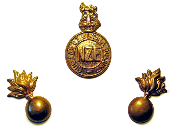 NZ Engineers cap and collar badges