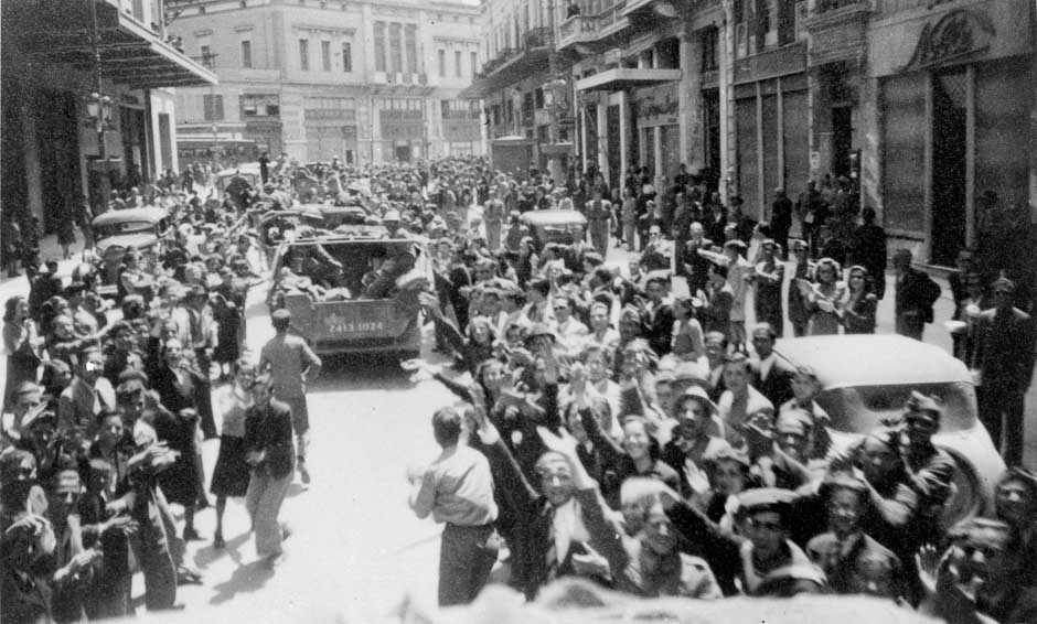 New Zealand soldiers welcomed in Athens | NZHistory, New Zealand ...