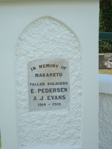 Makaretu memorial detail