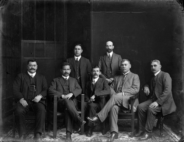 Members of Parliament including Young Māori party representatives Māui Pōmare, Apirana Ngata, and James Carroll.