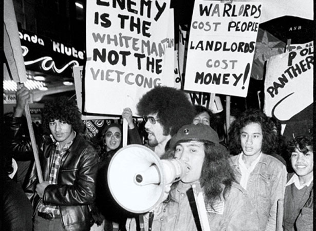 Ngā Tamatoa and Polynesian Panthers members during anti-Vietnam War protest, Auckland, 1972