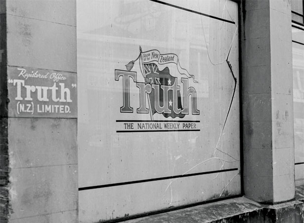 Earthquake-damaged NZ Truth office, Wellington, 1950