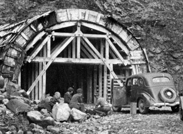 Homer tunnel, 1935