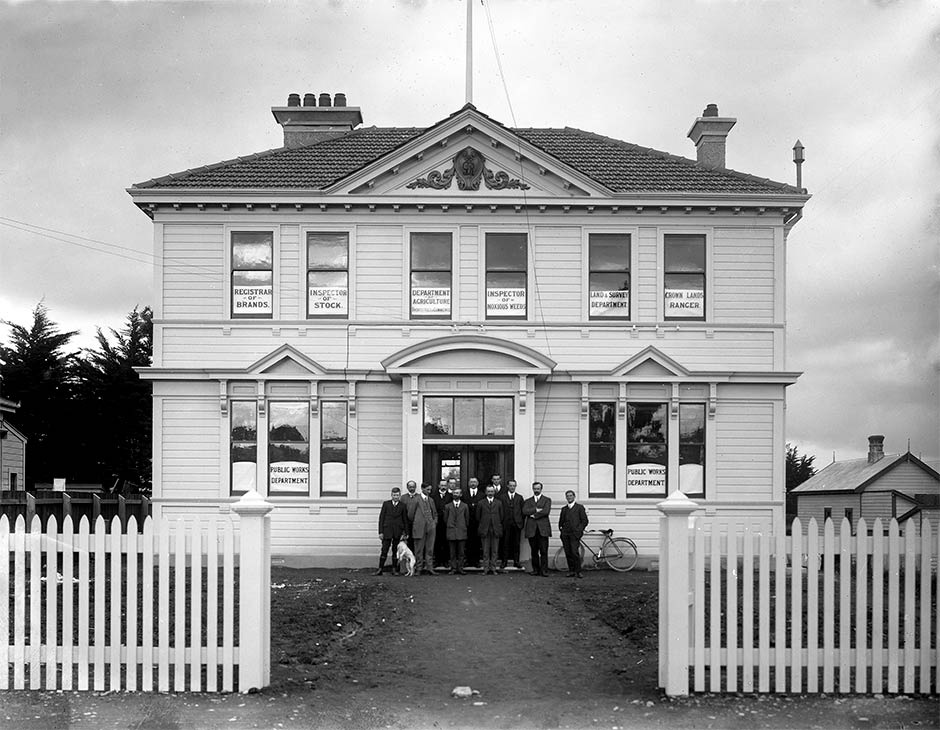 Stratford government building, 1913