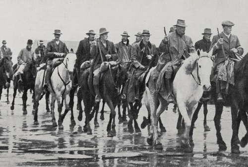Patrolling Auckland wharves, 1913 strike