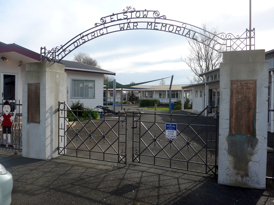 Elstow District war memorial gates