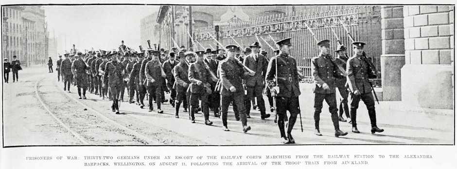 Escorting German prisoners in Wellington, 1914