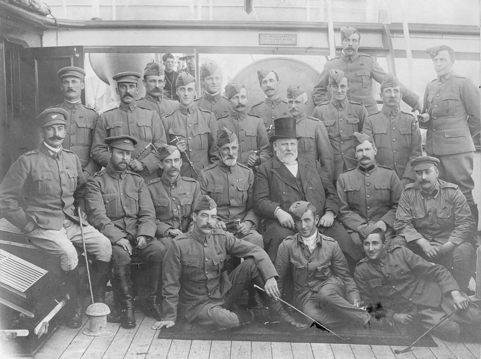 Richard Seddon with Tenth Contingent soldiers