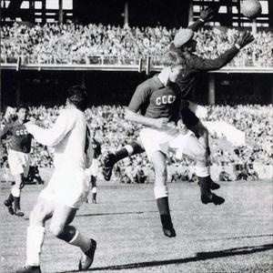 Kiwi linesman offside in 1956 football final
