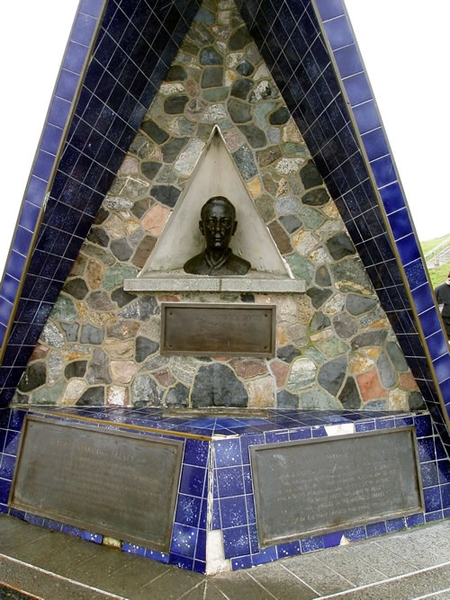 Richard Byrd memorial on Mt Victoria