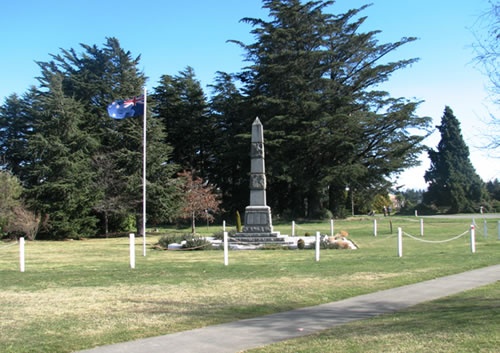 Darfield war memorial obelisk