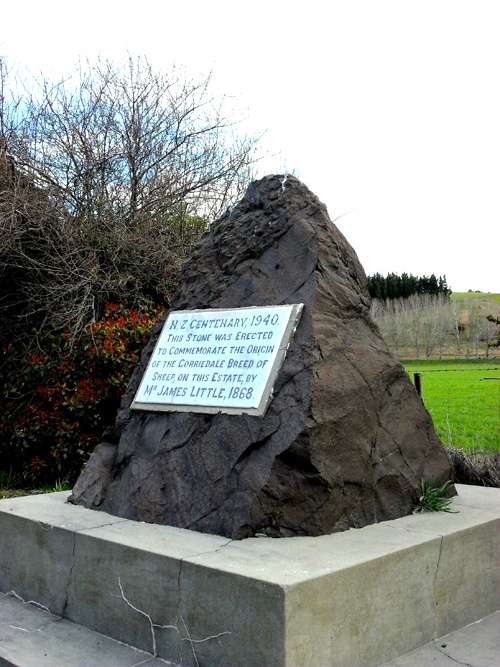 Corriedale sheep monument