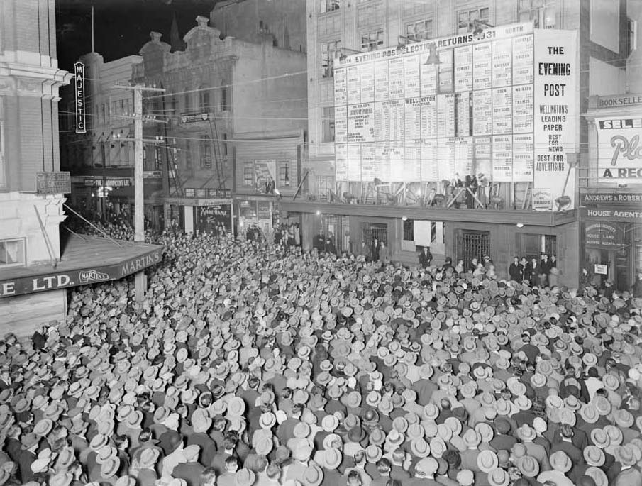 Wellington crowds on election night, 1931