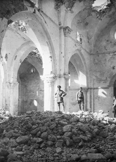 Damaged mosque in Gaza | NZHistory, New Zealand history online