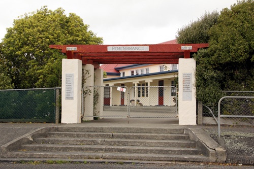 Halcombe School memorial gates