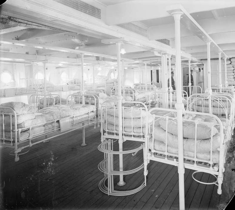 Hospital beds on the <em>Maheno</em>