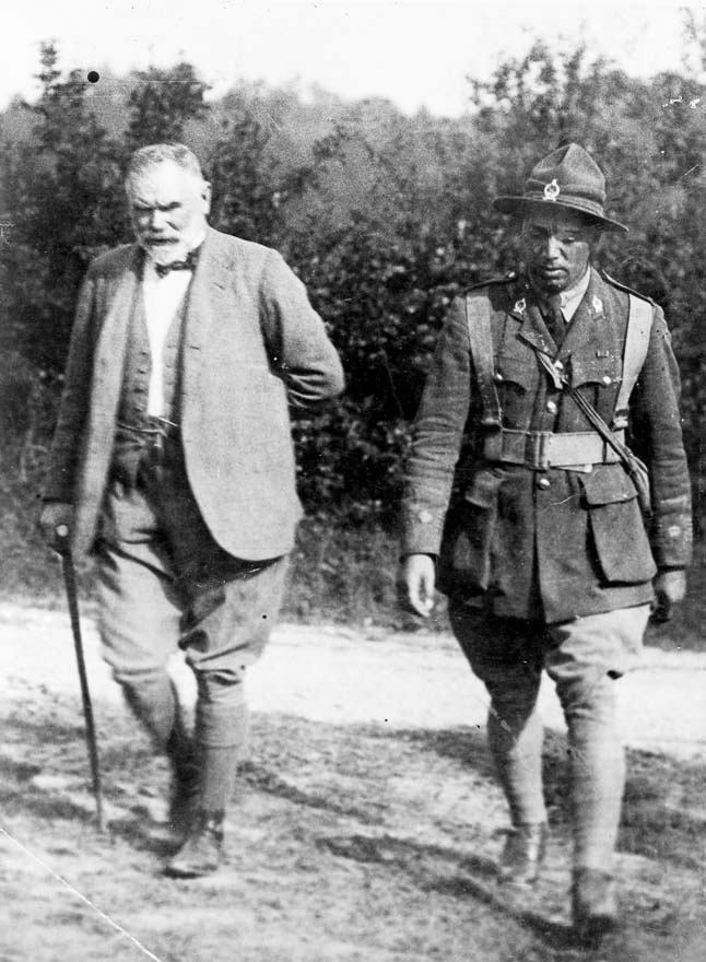 Thomas Mackenzie and Peter Buck visit troops in France