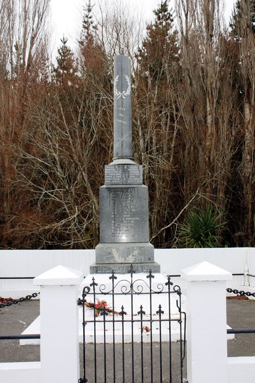 Ōrawia war memorial