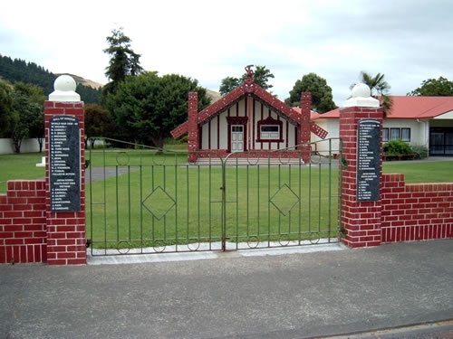 Pakipaki Second World War memorial