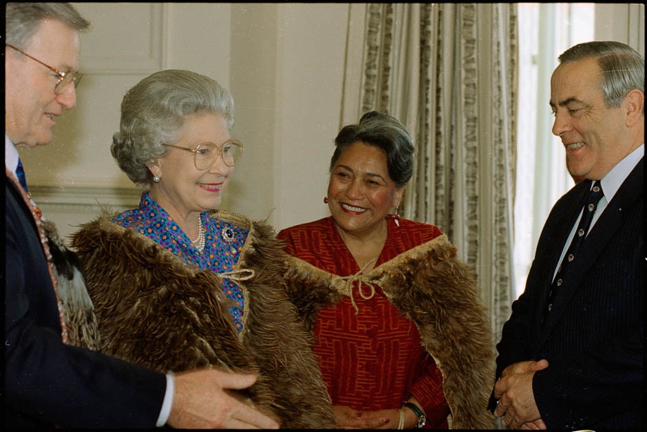 Queen Elizabeth meeting Queen Te Atairangikaahu in 1995