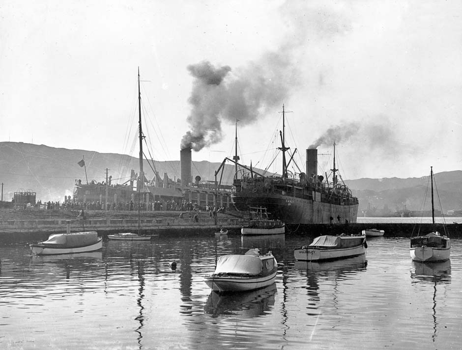 NZ troopships at Wellington, October 1914