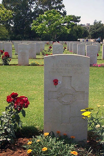 Grave of Major John Plimmer on Crete