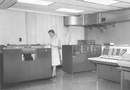 First statistics computer, 1962 