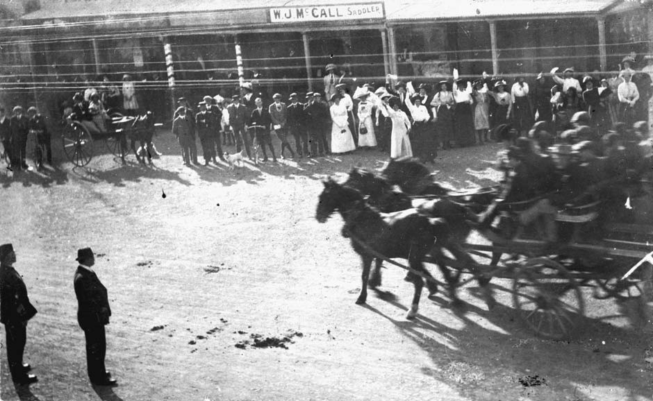 Strike supporters at 1912 Waihi strike