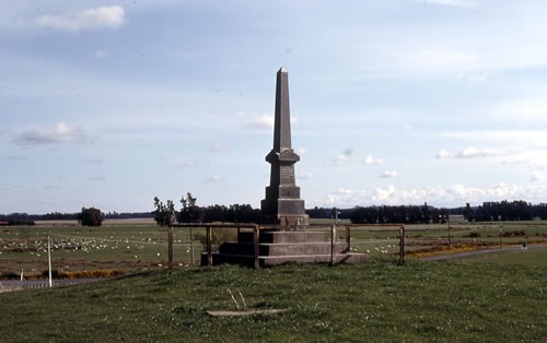 Windwhistle - Glenroy war memorial 