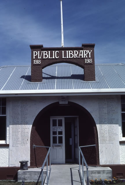Bulls public library war memorial