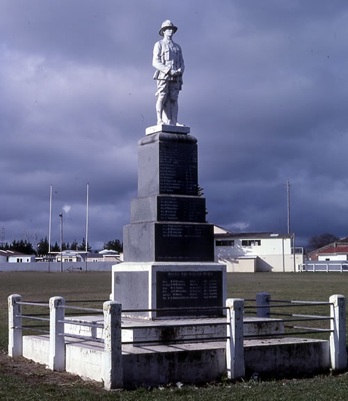 Bunnythorpe war memorial 