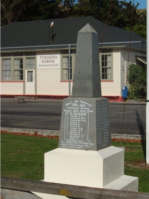 Turakina war memorial
