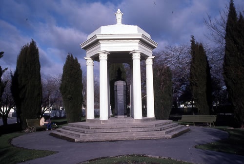Milton war memorial 