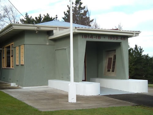 Eketāhuna war memorial 