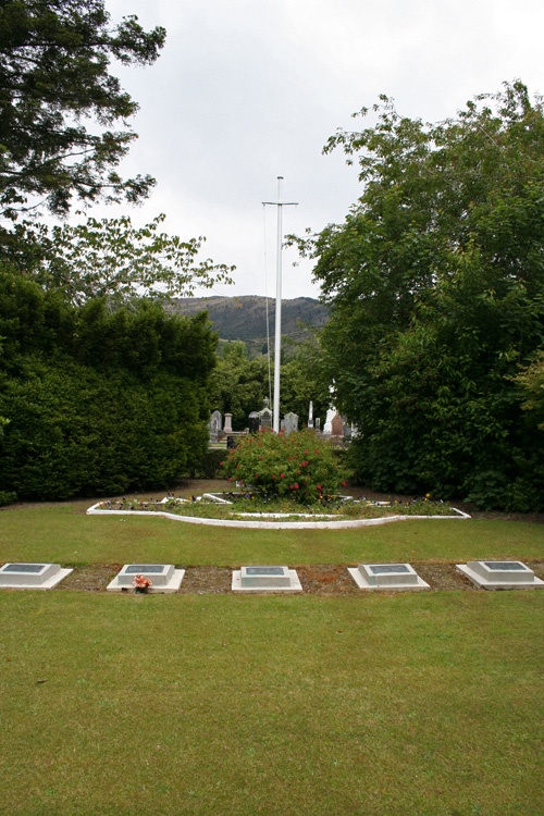 Tapanui Cemetery RSA flagpole