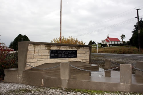 Waimāhaka war memorial