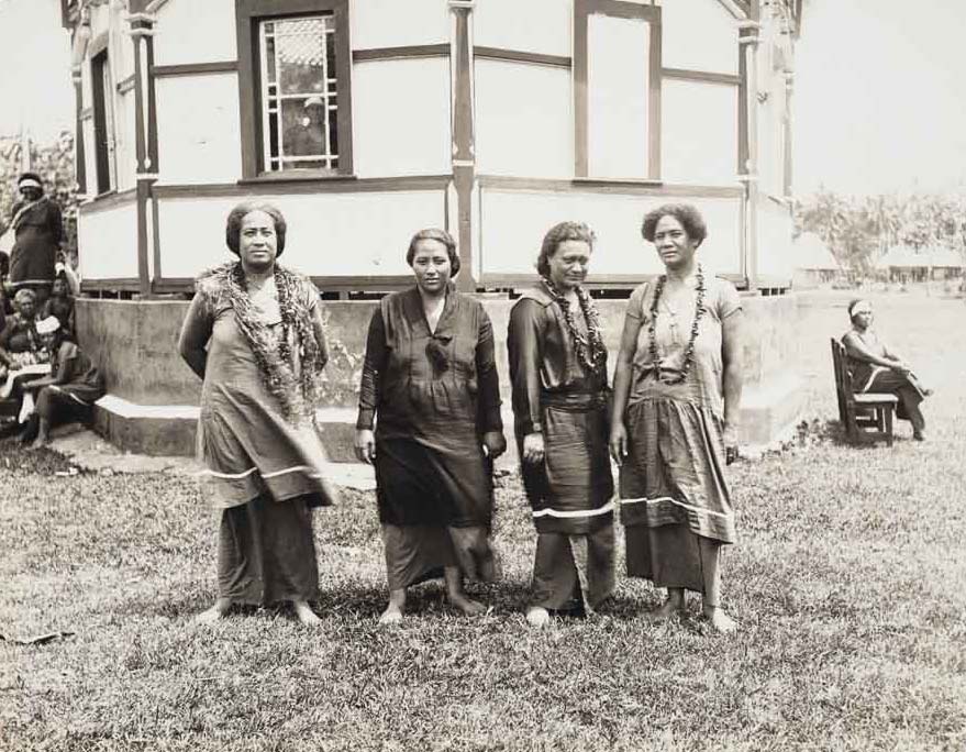 Women Mau leaders