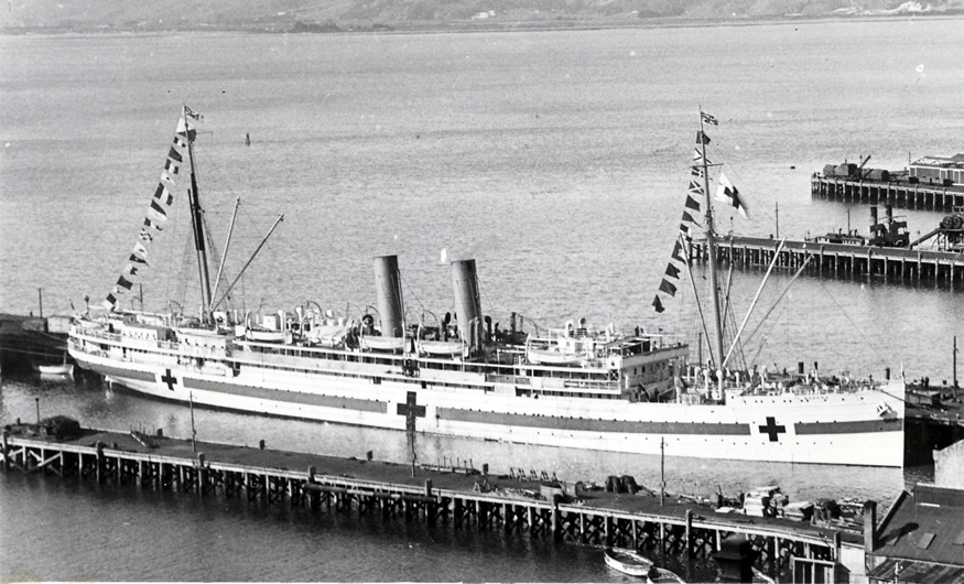 <em>Maheno</em> at Port Chalmers, 1915