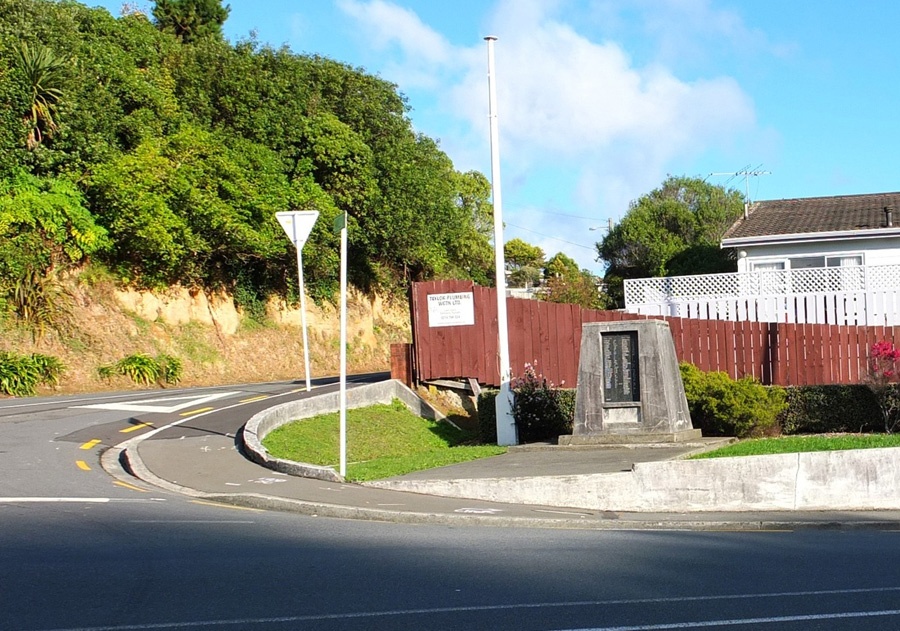 Newlands war memorial, Wellington