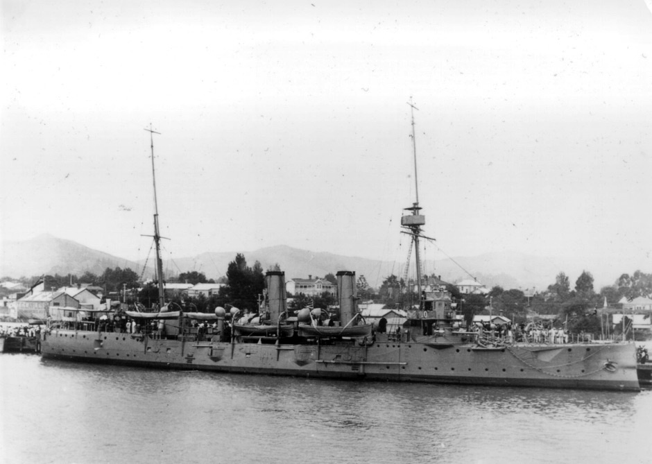 HMS <em>Philomel</em> in Gisborne, 1914