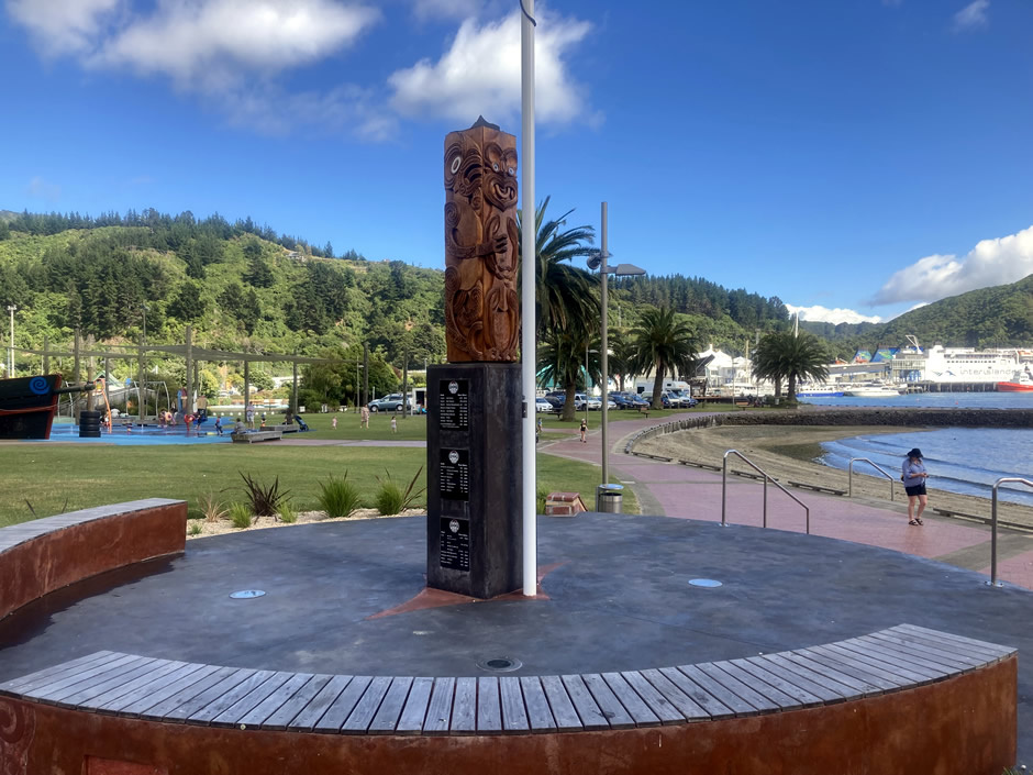 The 28 Māori Battalion pouwhenua memorial at Picton